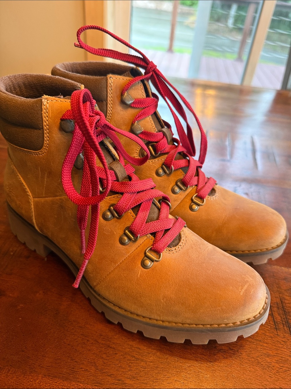 Patagonia worn ONCE fall/winter boots